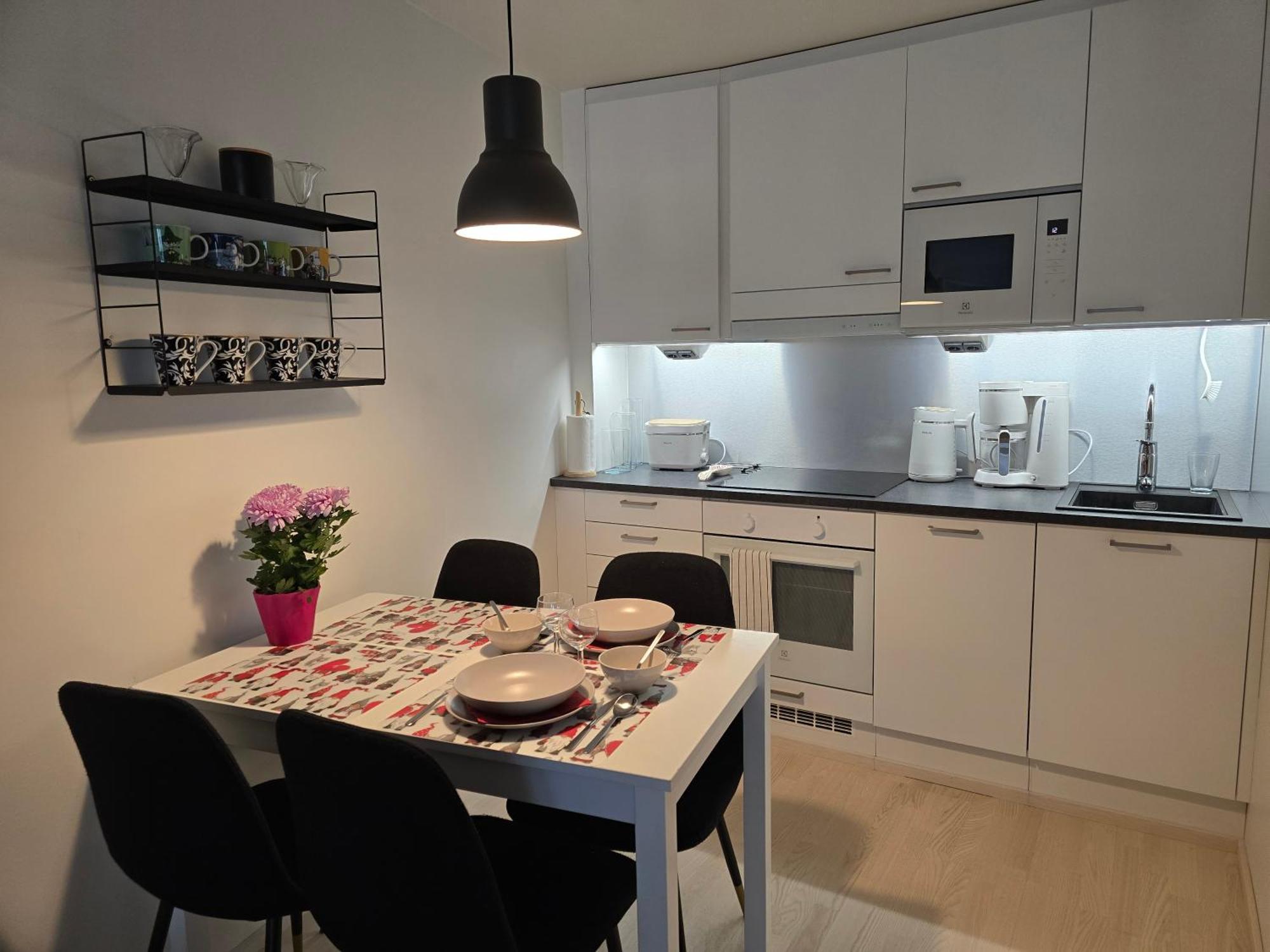 Uusi Kotoisa Kaksio Yksityissaunalla Rovaniemi Esterno foto